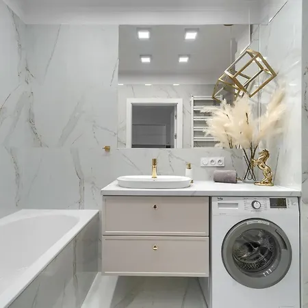 Margi Gold Studio, Very Lux, Old Town, Aircon Apartment *