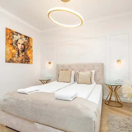 Margi Gold Studio, Very Lux, Old Town, Aircon *