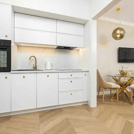 Margi Gold Studio, Very Lux, Old Town, Aircon